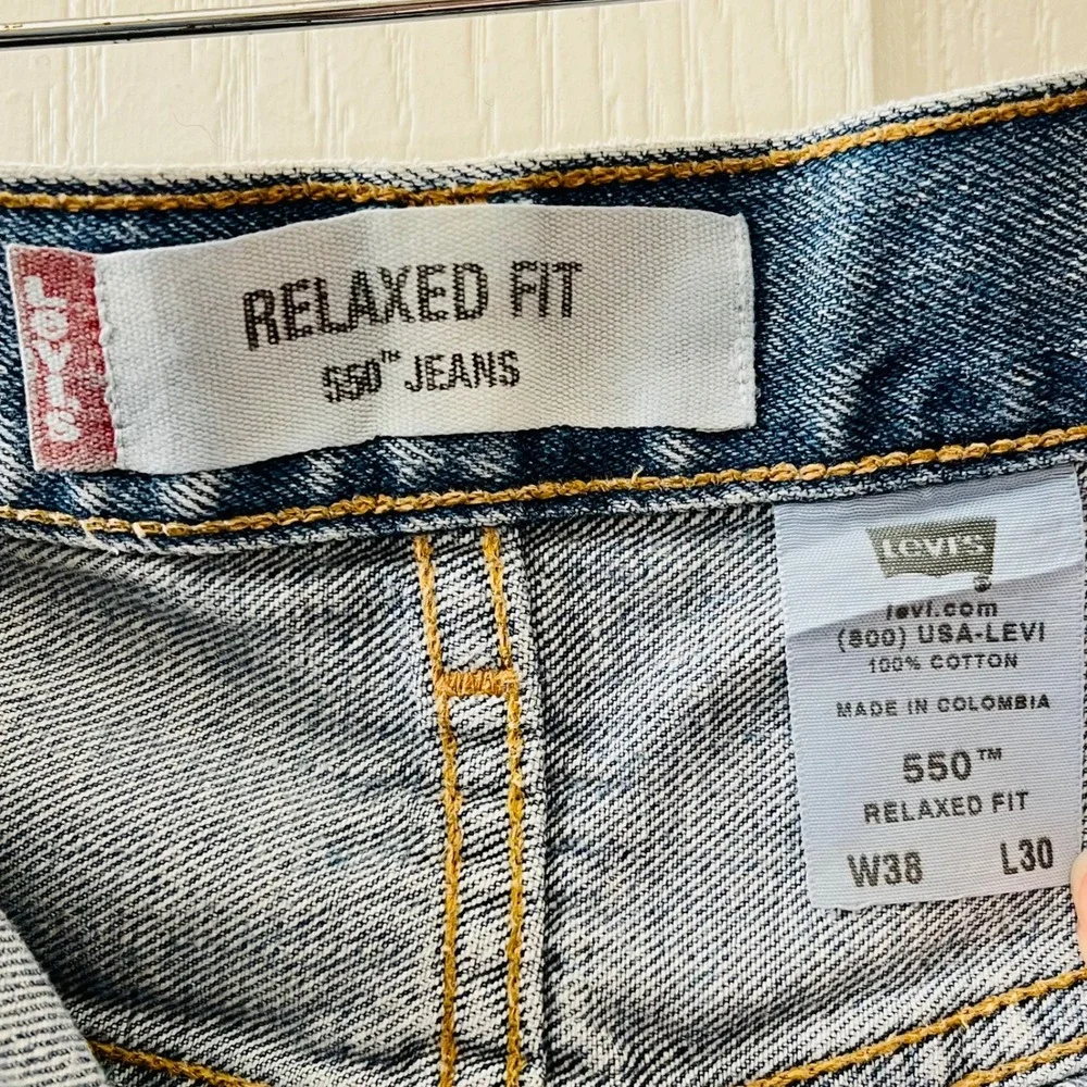 VTG Levi's 550 Relaxed Fit Jeans 2003 Y2K Mens 38x30 Medium Stonewash Blue